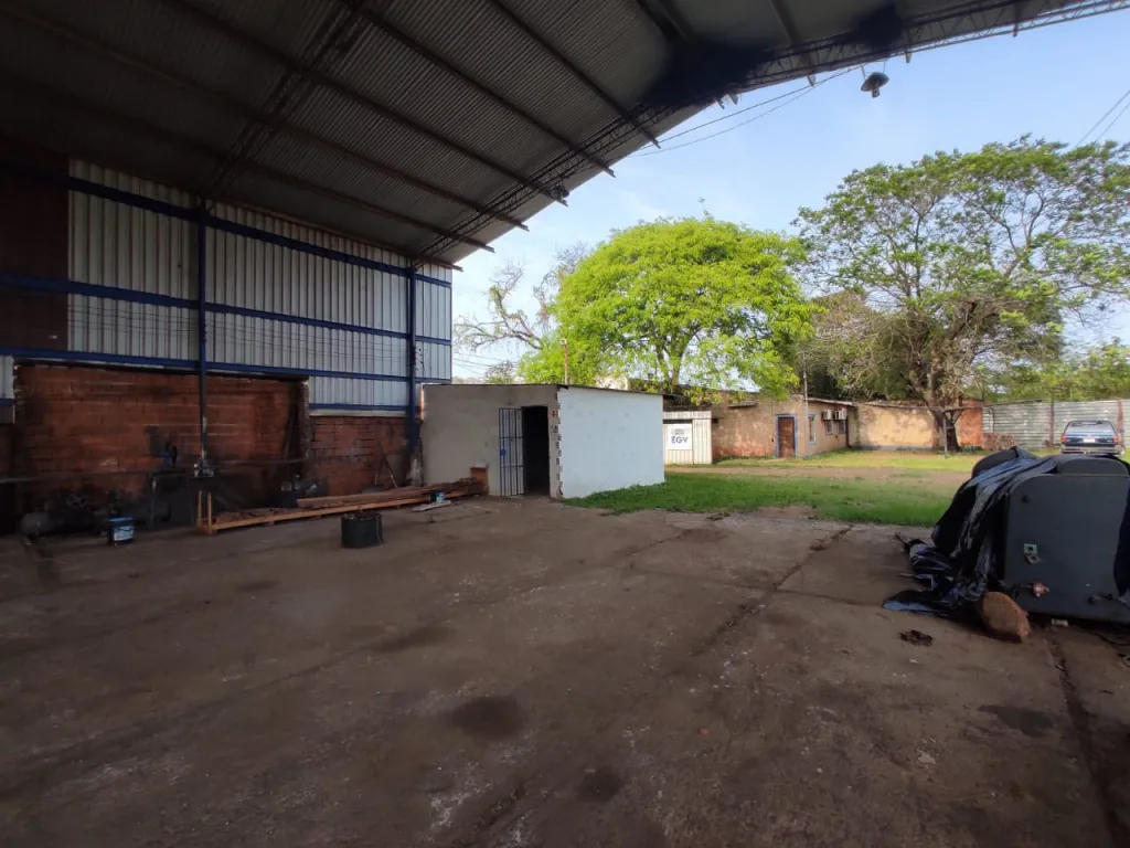 VENDO IMPONENTE TINGLADODEPÓSITO CON OFICINAS EN LUQUE — foto 3