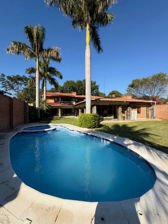EN VENTA RESIDENCIA DE LUJO TOTALMENTE AMOBLADA EN LAMBARE BARRIO FELICIDAD!! — foto 2