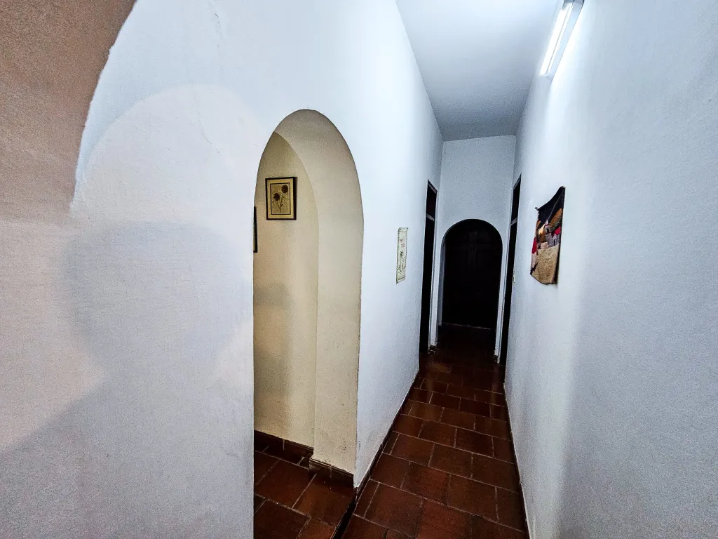 EN VENTA CASA EN ESQUINA EN EL BARRIO LAS MERCEDES COD 4993 — Foto 2