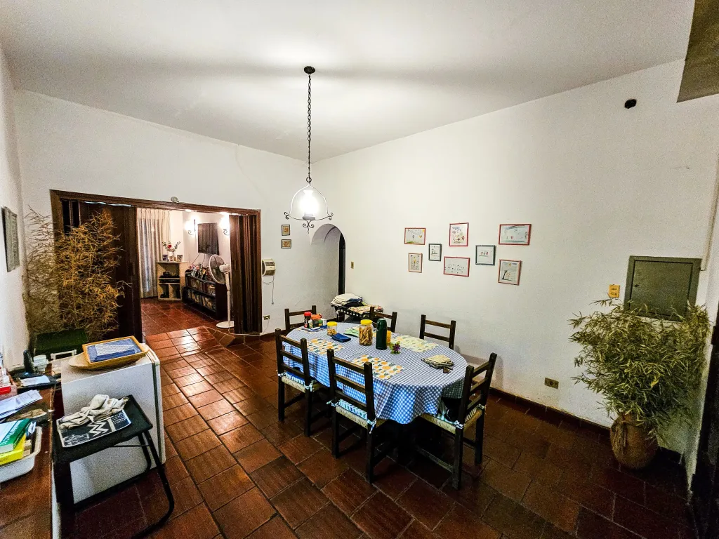 EN VENTA CASA EN ESQUINA EN EL BARRIO LAS MERCEDES COD 4993 — Foto 3