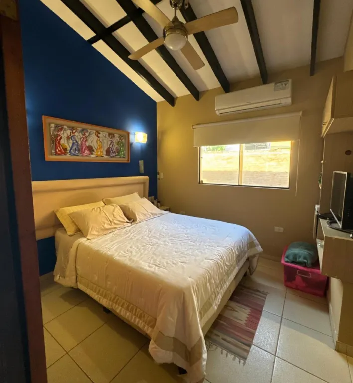 EN VENTA – HERMOSA CASA CON PISCINA EN VILLA ELISA — foto 2