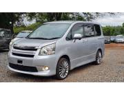 TOYOTA NOAJ REC IMPORT - FULL EQUIPO - FINANCIO