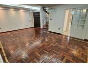 DEPARTAMENTO DE DOS NIVELES EN BARRIO CARMELITAS