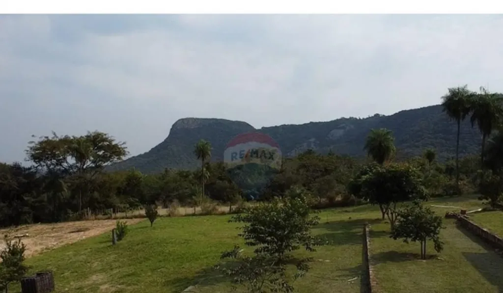 VENTA CASA AMOBLADA CPISCINA EN PARAGUARI A ORILLA DEL CERRO A 1000 MTRS RUTA PARAG-VILLA — foto 2