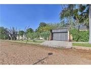 EN VENTA CASA DE 2.088m2 EN ÑEMBY !!