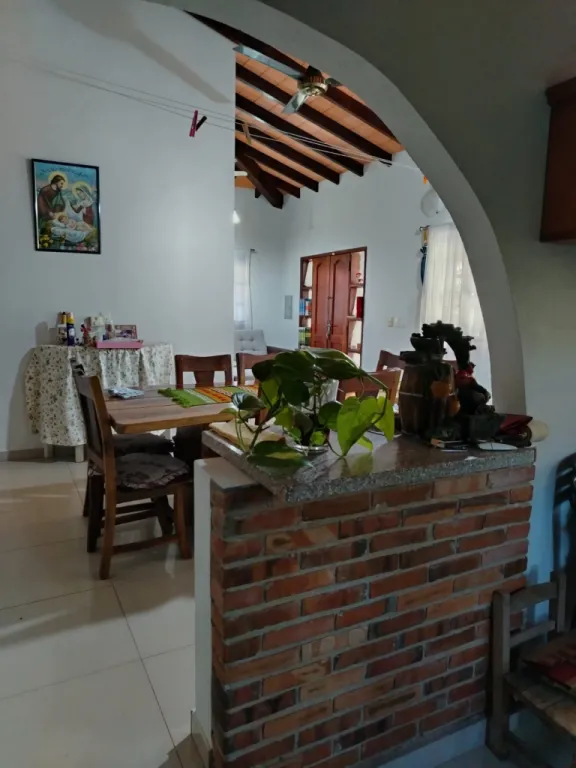 Vendo Casa En Barrio Residencial - Luque — foto 2