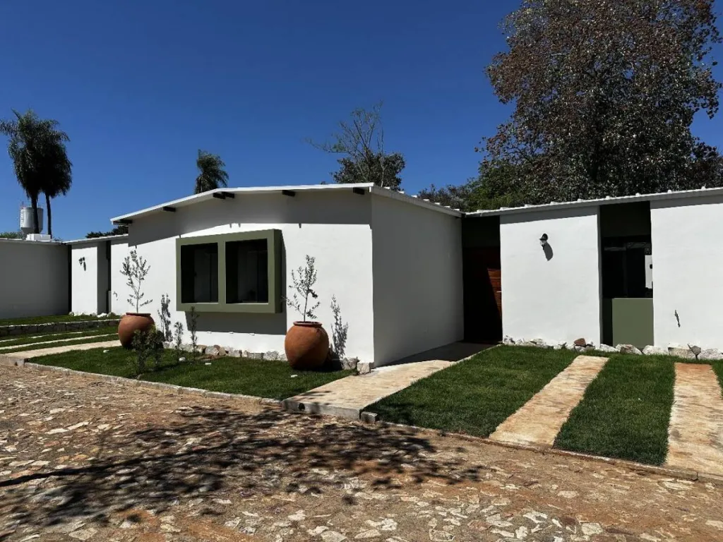 VENDO RESIDENCIA 2 DORMITORIOS EN CONDOMINIO CERRADO ALTOS DE LA CLARIDAD — foto 3