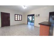 EN ALQUILER CASA EN VILLA ADELA LUQUE