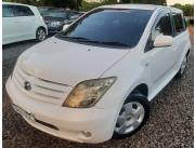 VENDO TOYOTA IST AÑO 2005 CON CHAPA MERCOSUR UNICO DUEÑO MOTOR 1.3 IMPECABLE FINANCIO.