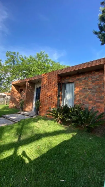 ALQUILO CASA MODERNA 5 DORMITORIOS EN SAN BERNARDINO ZONA ANFITEATRO — foto 2