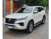 Vendo Toyota SW4 SRX 4x4 modelo 2022, único dueño. Más equipada que la Fortuner.