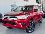 VENDO TOYOTA HILUX AÑO 2020