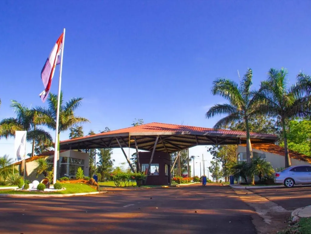 VENDO LOTE 13D EN AGUAVISTA CLUB DE CAMPO RESIDENCIAL ITAPUA — foto 3