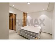 En venta casa pareada zona Shopping Mariscal Lopez.