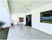 VENDO AMPLIA RESIDENCIA EN LUQUE - PRIMER BARRIO