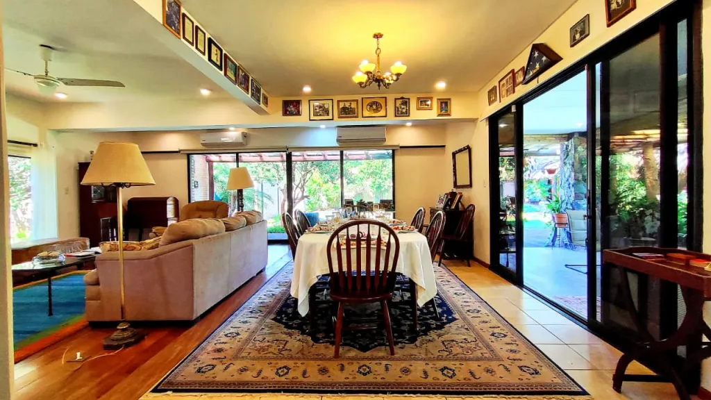 VENDO LUJOSA CASA A PASOS DEL YATCH!! — foto 2