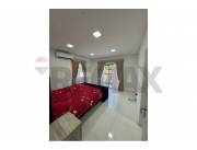 ¡Vendo lujosa residencia en esquina en Lambaré !