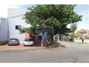 VENDO importante propiedad en esquina en Asunción, a dos cuadras de la Avenida San Martin