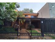 Casa en Asunción: Moderna y Espaciosa