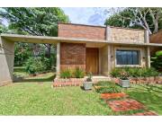 Alquilo casa de verano equipada, zona Anfiteatro.