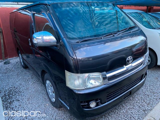 Autos - Vendo hermoso Toyota HIACE CARGUERO