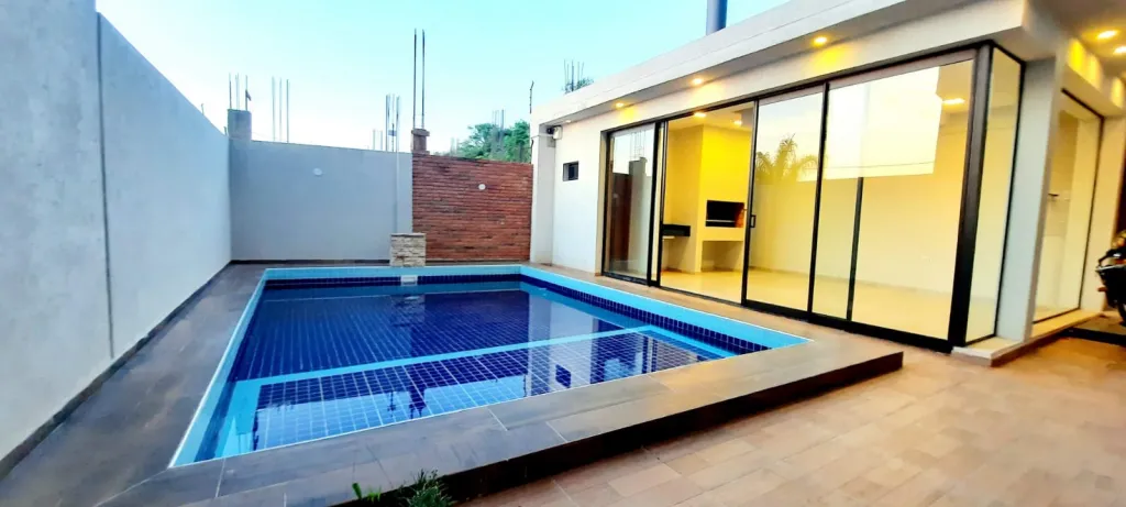 Vendo triplex en el barrio Santa María de Encarnación: 3 habitaciones y 3 baños — foto 3