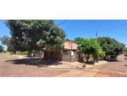 Vendo casa en esquina en el barrio Santa María de Encarnación: 6 habitaciones y 5 baños