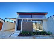 EN VENTA CASAS EN BARRIO MBOI KAE EN CONDOMINIO CERRADO