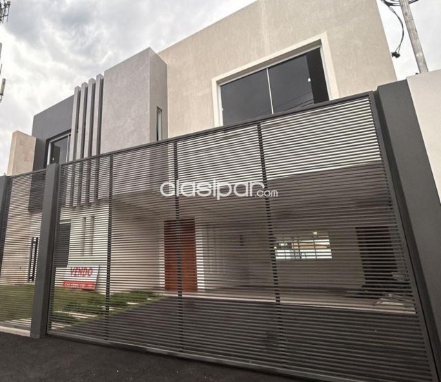 Residencias / Mansiones - MBURUCUYÁ, PROX. SHOP. DEL SOL, A ESTRENAR: 470 M2, RESIDENCIA PREMIUM, 5 SUITES, JARDÍN.