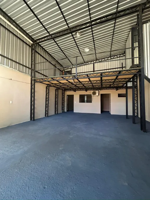 ALQUILO SALON COMERCIAL CON OFICINA Y DEPOSITO — foto 3