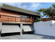 VENDO CASA EN PLENO CENTRO DE ENCARNACION