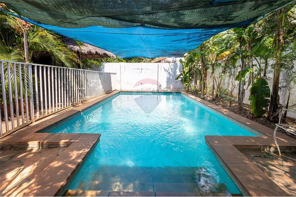 VENDO TERRENO CON PISCINA EN LUQUE CUARTO BARRIO — foto 2