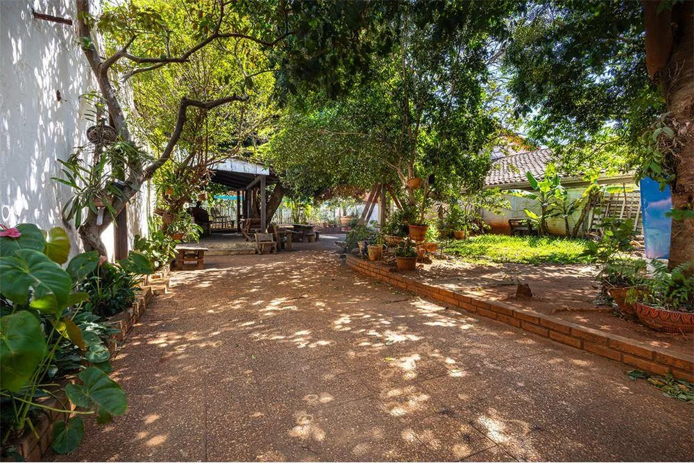 VENDO TERRENO CON PISCINA EN LUQUE CUARTO BARRIO — foto 3
