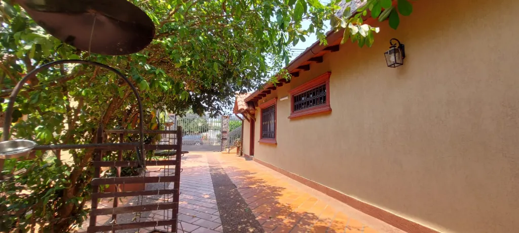 🏡 ¡EN VENTA! Tu nuevo hogar te espera en San Lorenzo – Barrio San Isidro, Ybera — foto 2