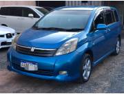 Vendo Toyota Isis 2004