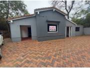 Alquilo casa para oficina en Barrio Jara - z/ Avda Venezuela COD A0441