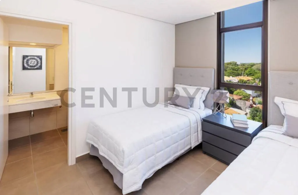 EN VENTA - COMODO DEPTO DE 2 SUITES EN BARRIO MBURUCUYA — foto 3