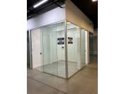 VENDO SALON COMERCIAL EN GALERIA M4