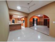 VENDO CASA EN LAMBARÉ ZONA SUPERMERCADO EL PUEBLO