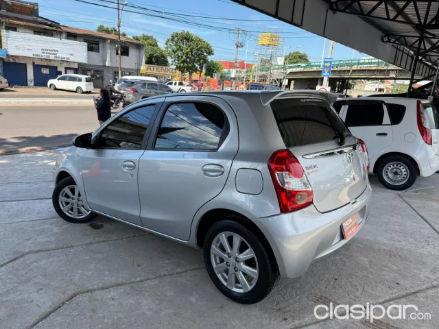 Toyota Etios 2017 — foto 5