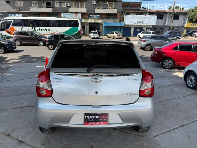 Toyota Etios 2017 — foto 6