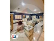 Remato casa a precio de terreno - Asuncion, sobre Avenida Primer Presidente