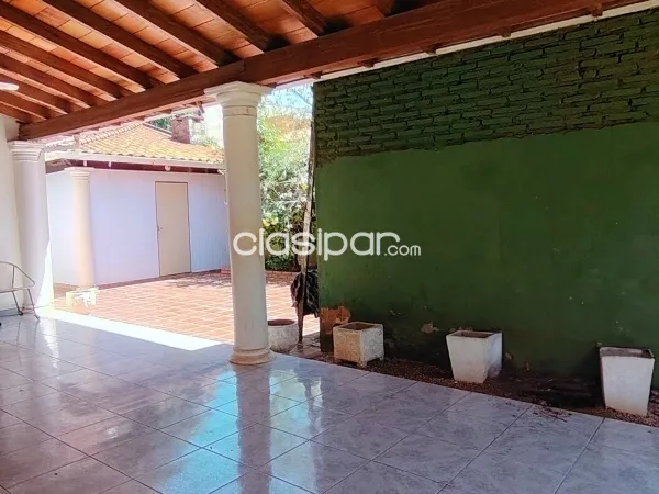 VENDO PROPIEDAD EN LOS LAURELES CON SALIDA A DOS CALLES — Foto 3