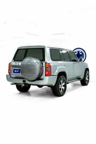 Nissan Patrol 2010 — foto 7