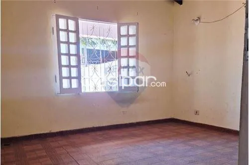 ¡OPORTUNIDAD EN BARRIO HIPÓDROMO! ✨ Casa amplia a refaccionar — foto 3