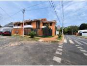 ALQUILO DUPLEX EN BARRIO LOS LAURELES (SIN MUEBLES)