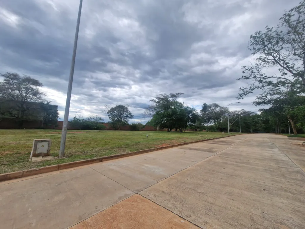 Vendo Terreno en Barrio cerrado de lujo en Luque – Zona Aeropuerto ✈️ — foto 3