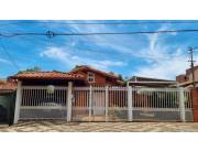 VENDO CASA EN EL BARRIO MBURUCUYA - ASUNCIÓN