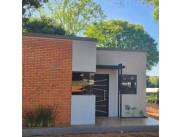 VENDO CHALET EN AREGUA