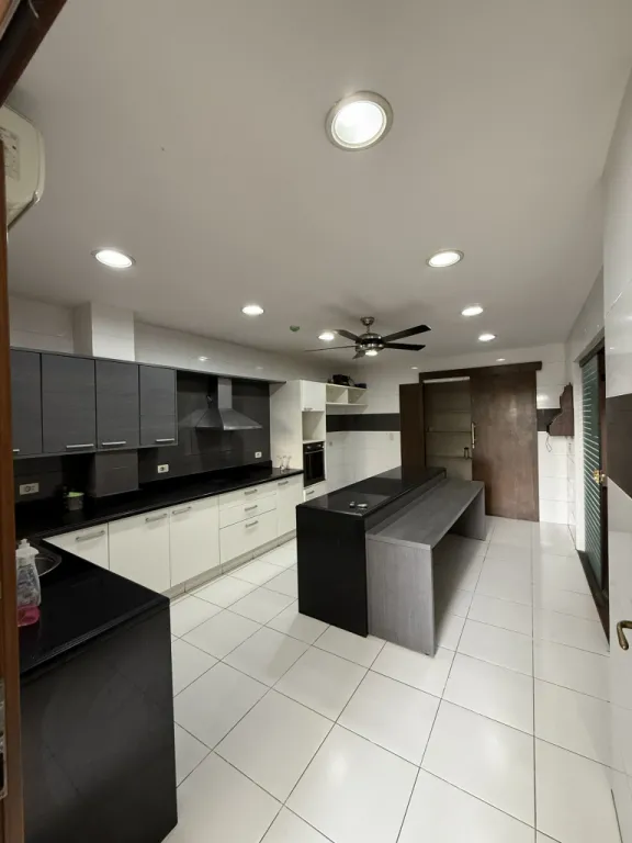 EN VENTA Exclusiva residencia a 1 cuadra de Avenida España — foto 2